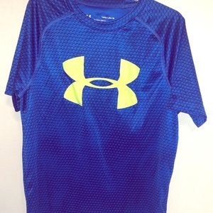 Under Armour Youth Medium Loose Shirt